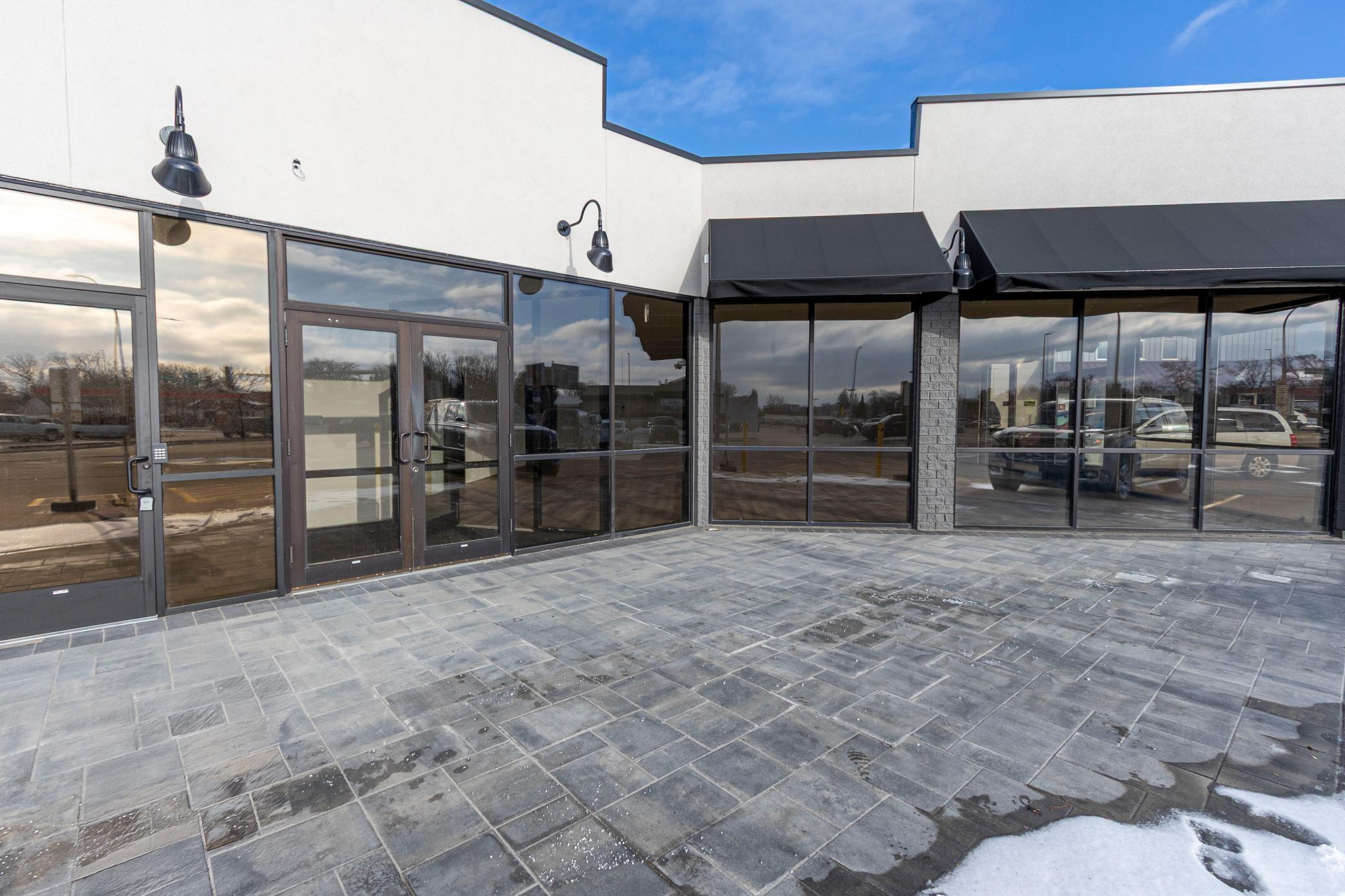 Large Front Patio/Paver Area