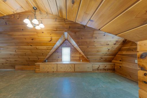 718 6th Street N, Saint James, MN 56081