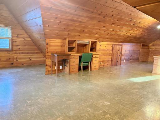 718 6th Street N, Saint James, MN 56081