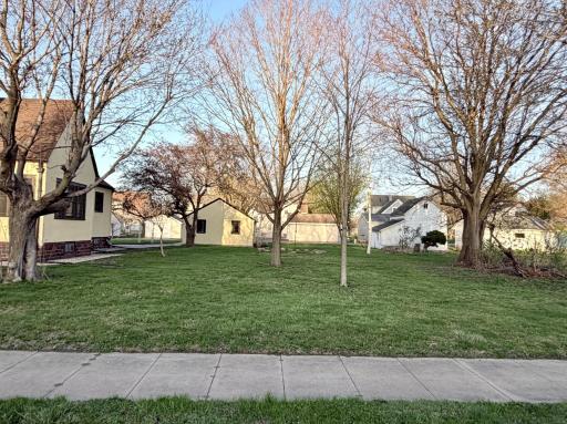 718 6th Street N, Saint James, MN 56081