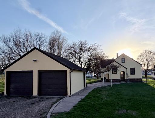 718 6th Street N, Saint James, MN 56081