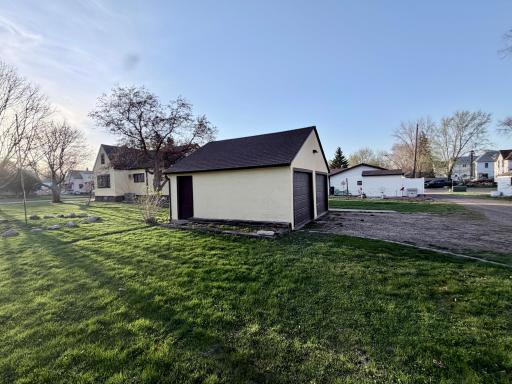 718 6th Street N, Saint James, MN 56081