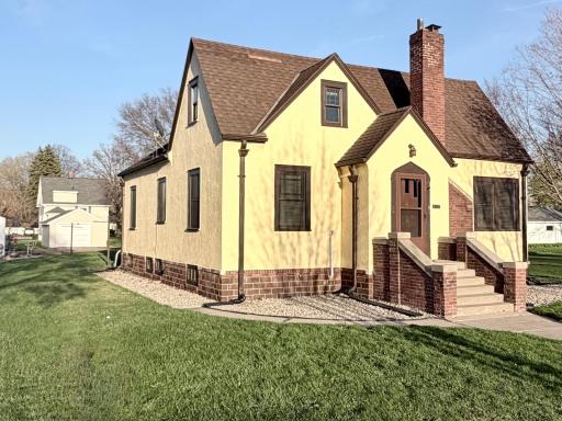 718 6th Street N, Saint James, MN 56081
