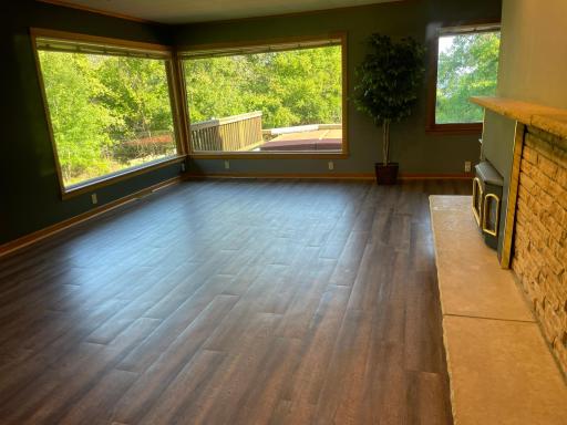 Living Room-2.jpg