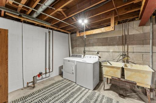 901 Cheri Lane, Saint Paul, MN 55120