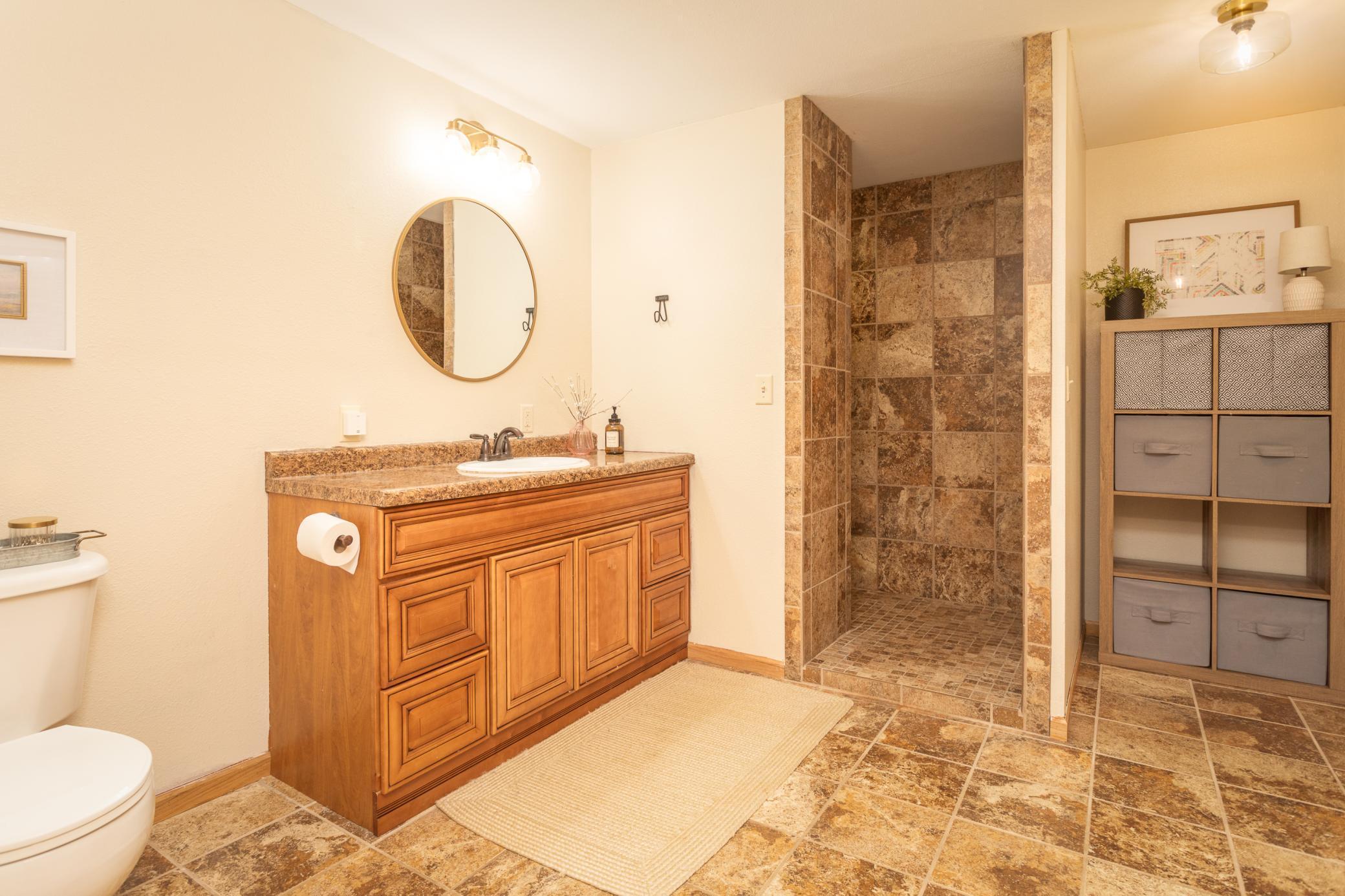 Lower level 3/4 bath