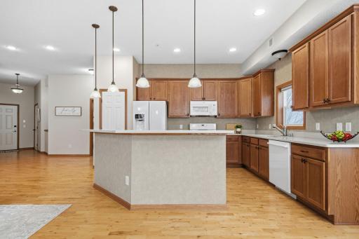 1256 County Road D E, 104, Maplewood, MN 55109