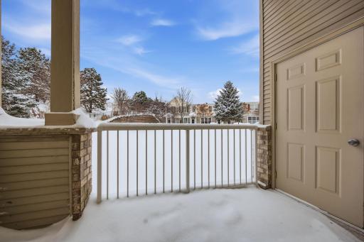 1256 County Road D E, 104, Maplewood, MN 55109