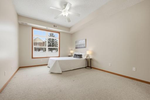 1256 County Road D E, 104, Maplewood, MN 55109