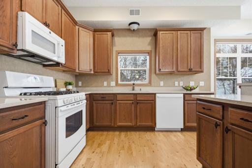 1256 County Road D E, 104, Maplewood, MN 55109