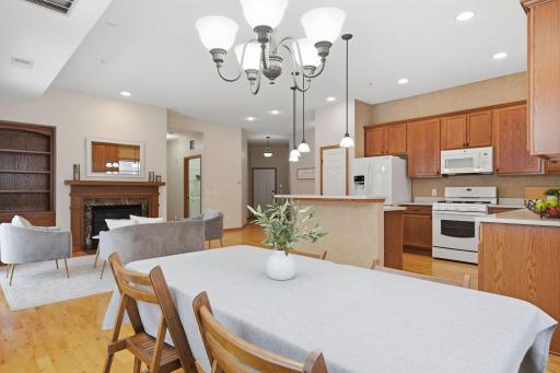 1256 County Road D E, 104, Maplewood, MN 55109