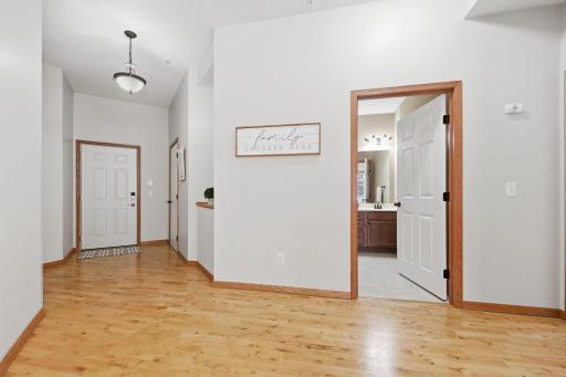 1256 County Road D E, 104, Maplewood, MN 55109