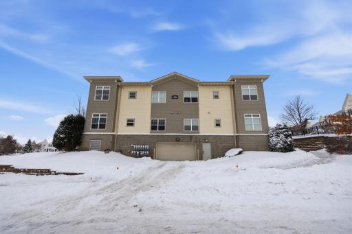 1256 County Road D E, 104, Maplewood, MN 55109