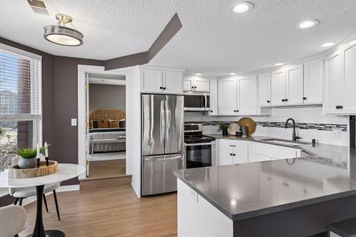 162 College Avenue W, 5, Saint Paul, MN 55102