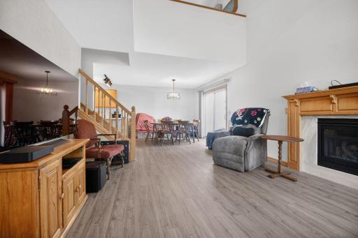 12_7040_49th_St_N_Oakdale_MN_55128-Living_room-DSC_5626.jpg