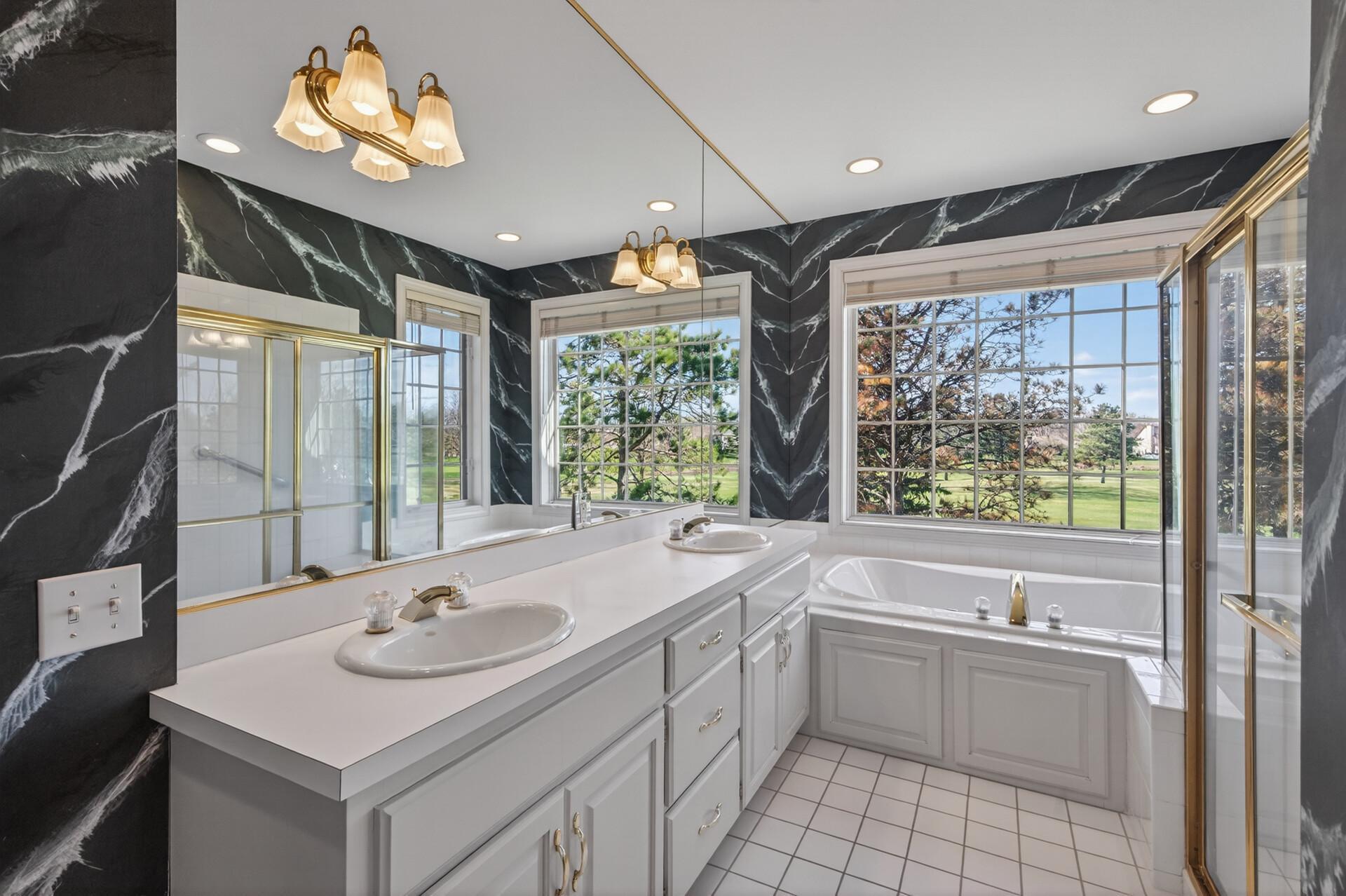 4 piece primary bathroom with double sinks