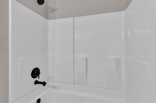 1308 27th Street NW, Willmar, MN 56201