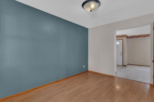 1308 27th Street NW, Willmar, MN 56201