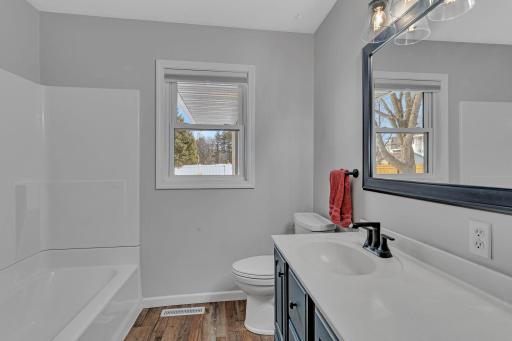 1308 27th Street NW, Willmar, MN 56201