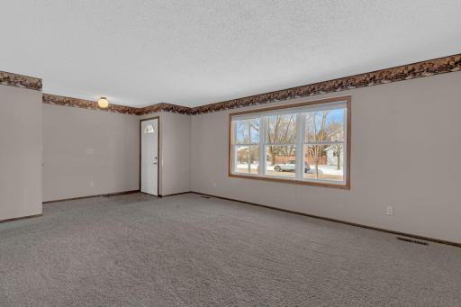 1308 27th Street NW, Willmar, MN 56201