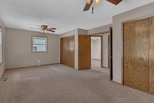 1308 27th Street NW, Willmar, MN 56201