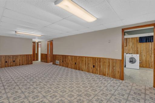 1308 27th Street NW, Willmar, MN 56201