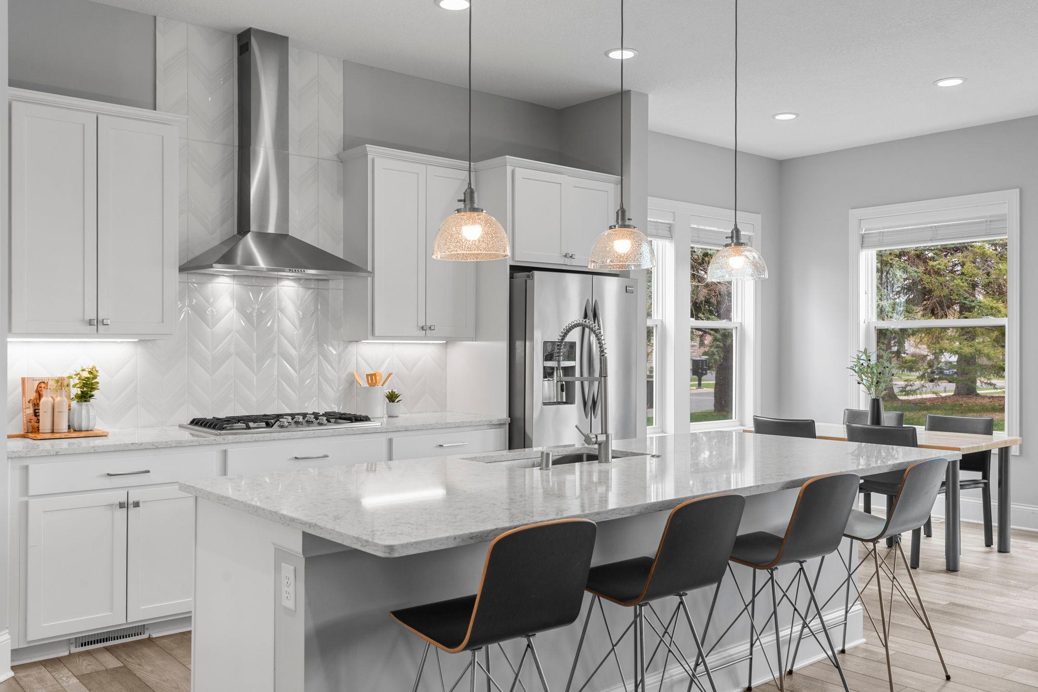 The center island in this kitchen does not disappoint!