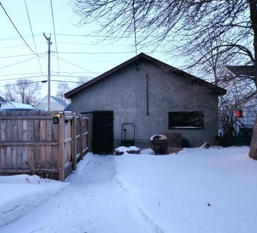 exterior backyard garage.jpg