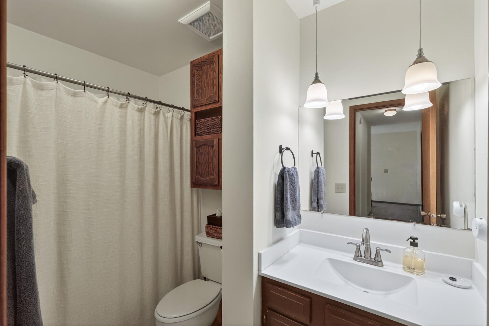 Upper Level Full Bath