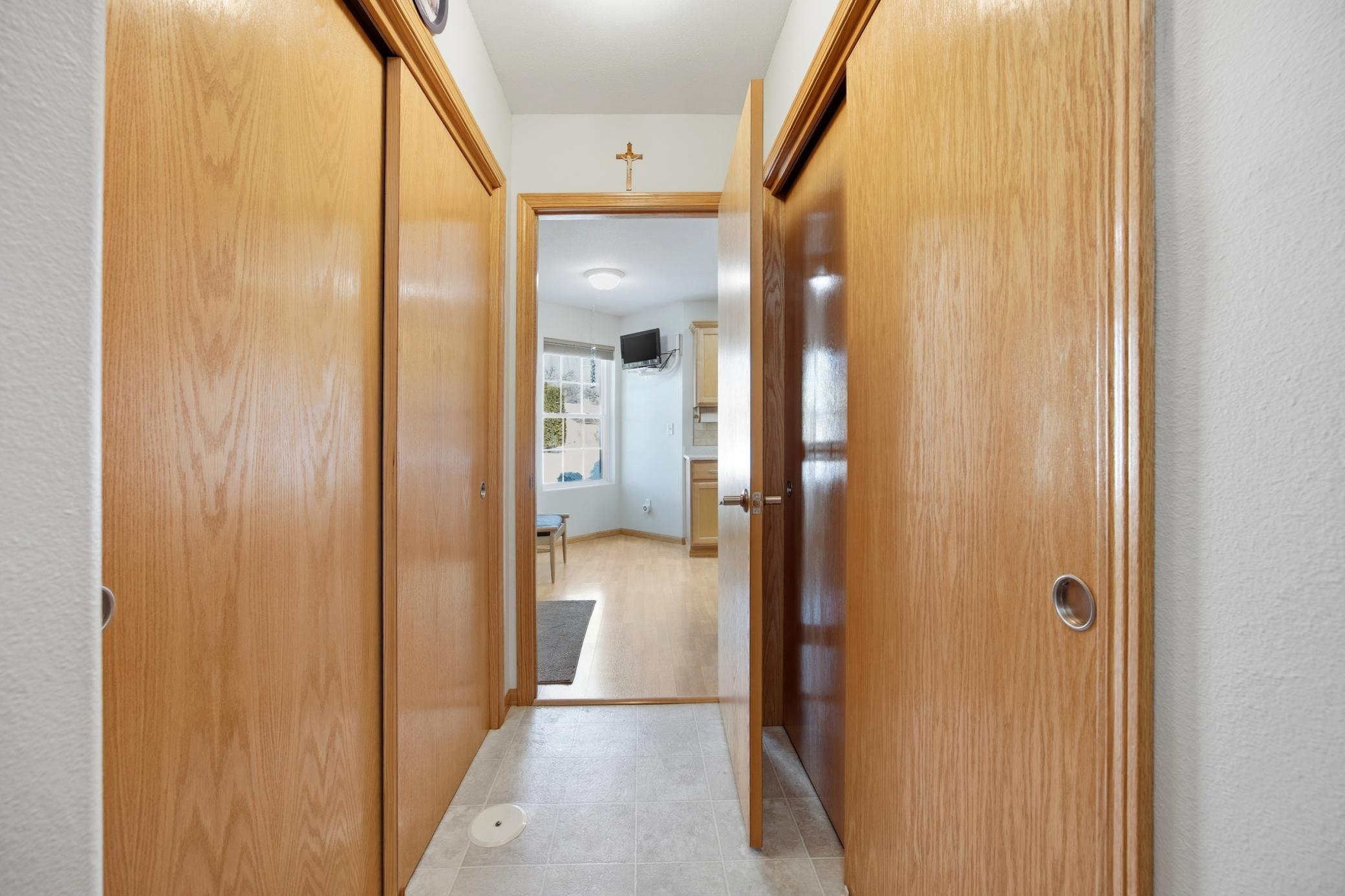 Hallway/Closets