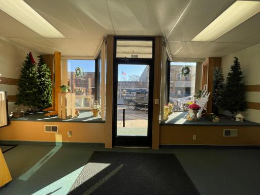 136 S Broadway, Wells, MN 56097