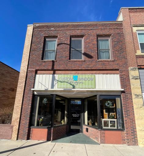 136 S Broadway, Wells, MN 56097