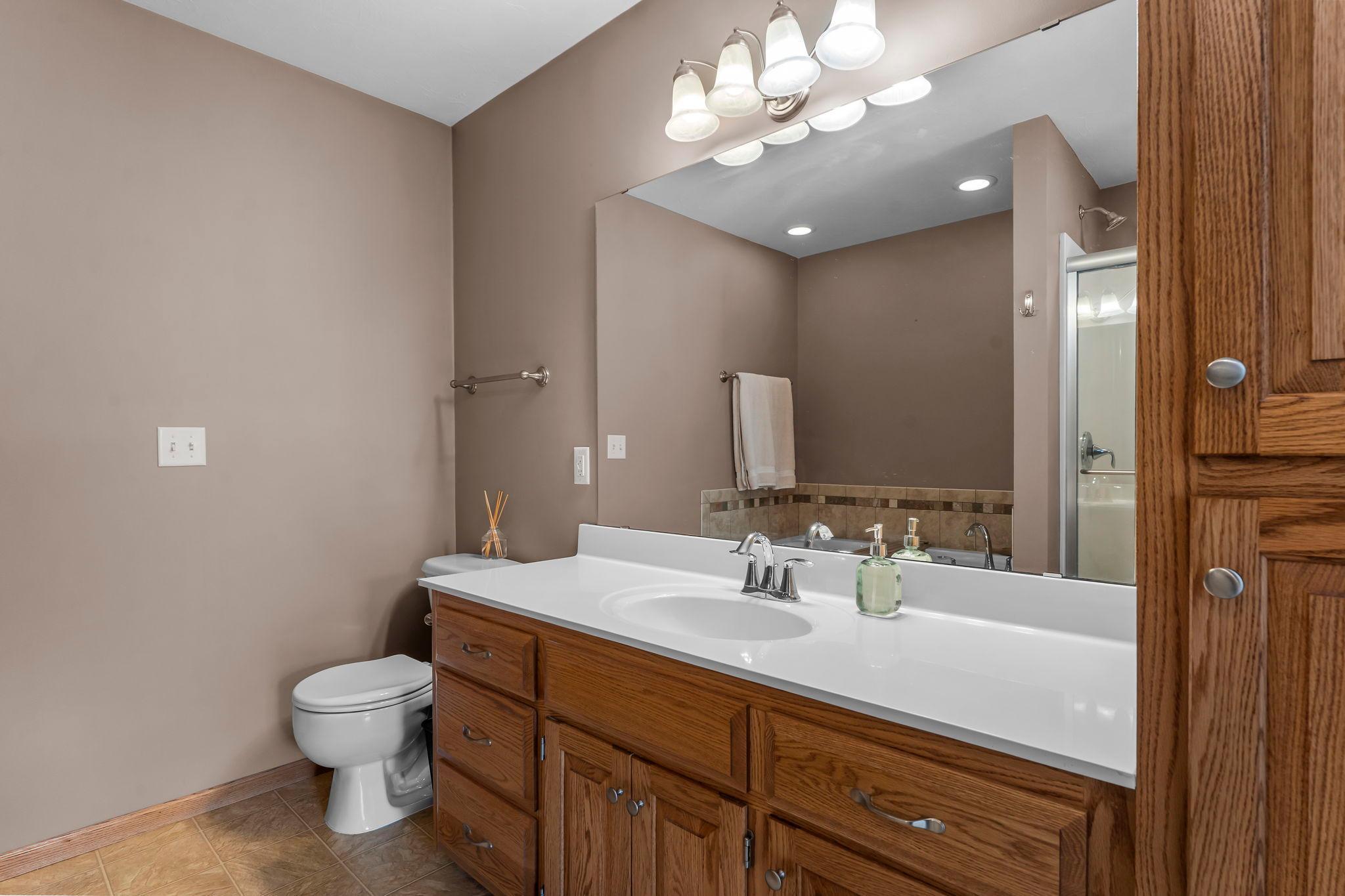 30-web-or-mls-1306 4th St NW-98.jpg