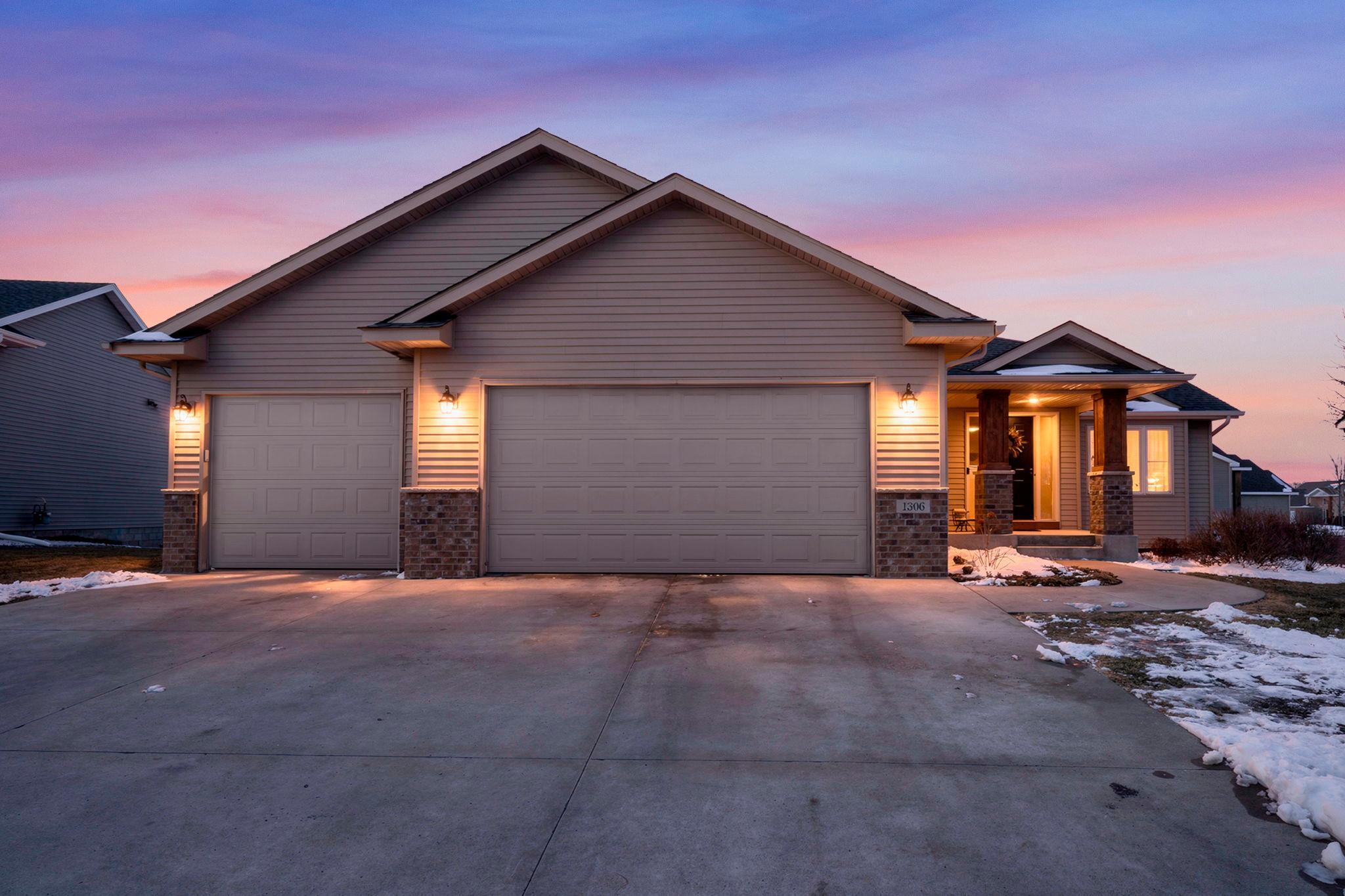 1-web-or-mls-1306 4th St NW-223 copy.jpg