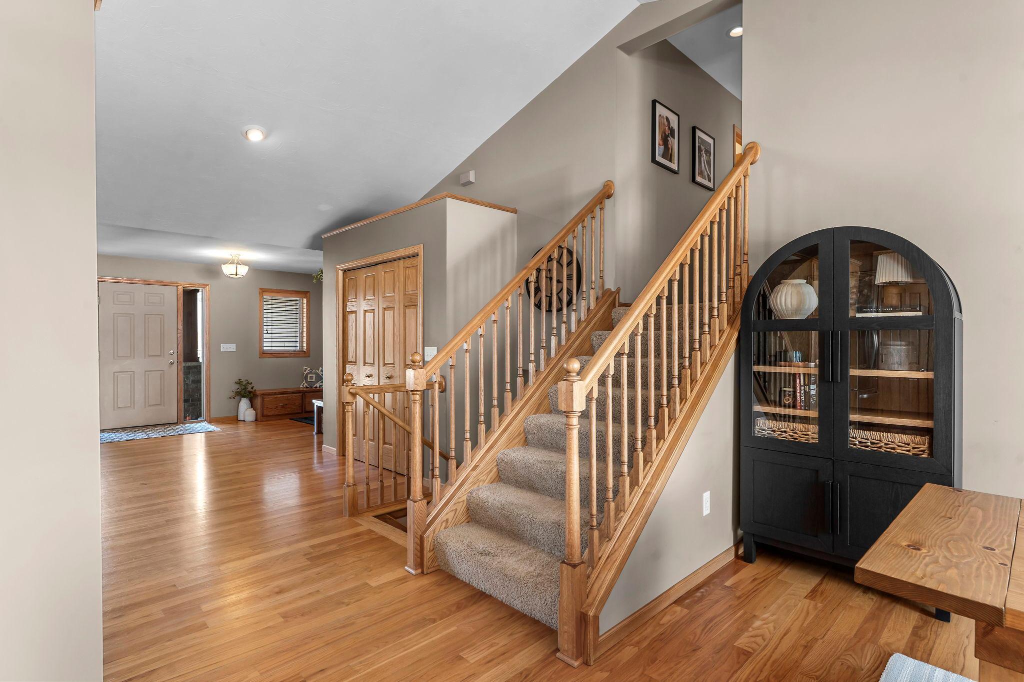 27-web-or-mls-1306 4th St NW-63.jpg