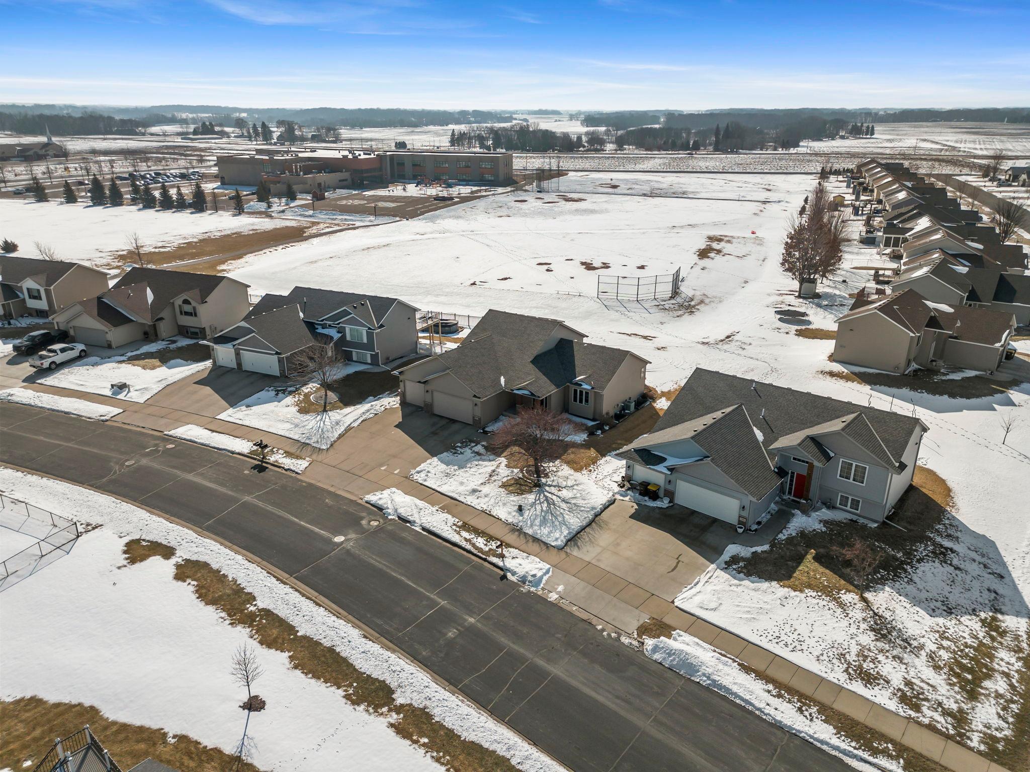 6-web-or-mls-1306 4th St NW-324.jpg