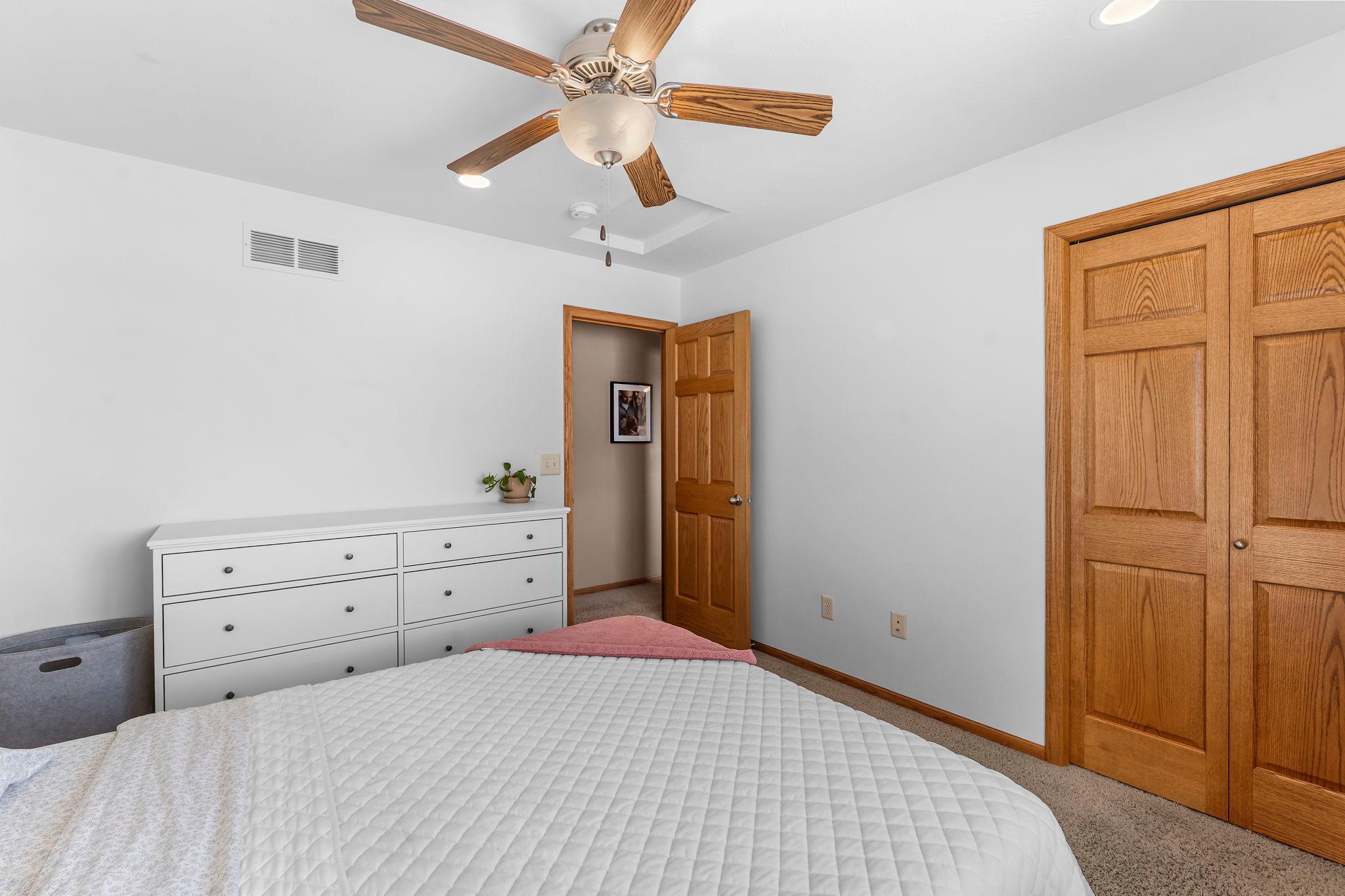 35-web-or-mls-1306 4th St NW-73.jpg