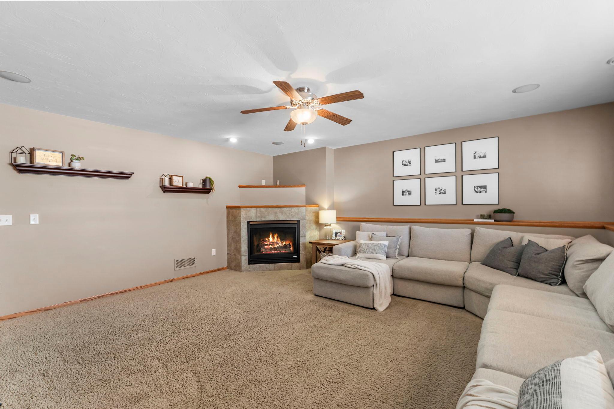 42-web-or-mls-1306 4th St NW-138.jpg