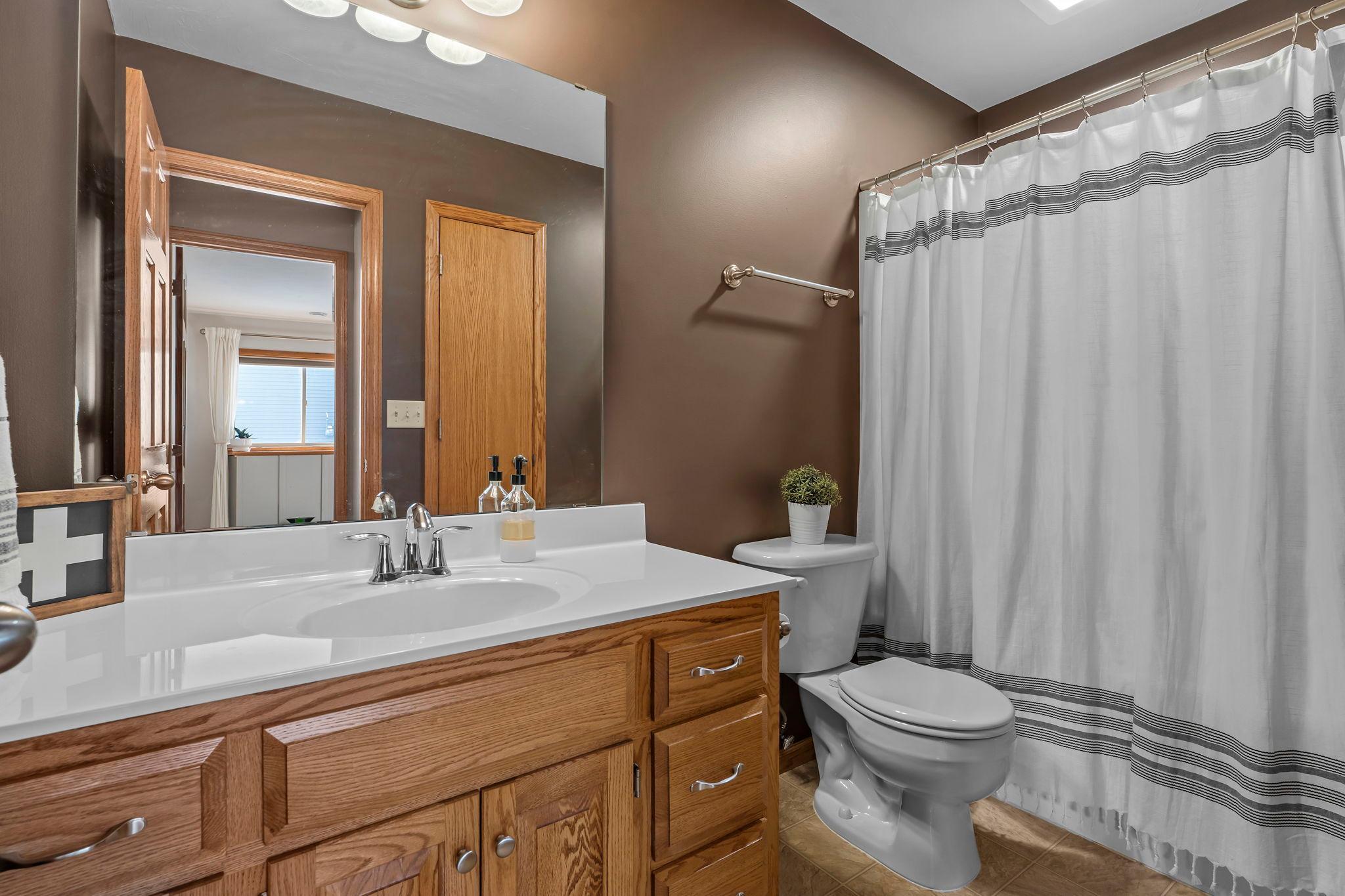 47-web-or-mls-1306 4th St NW-163.jpg