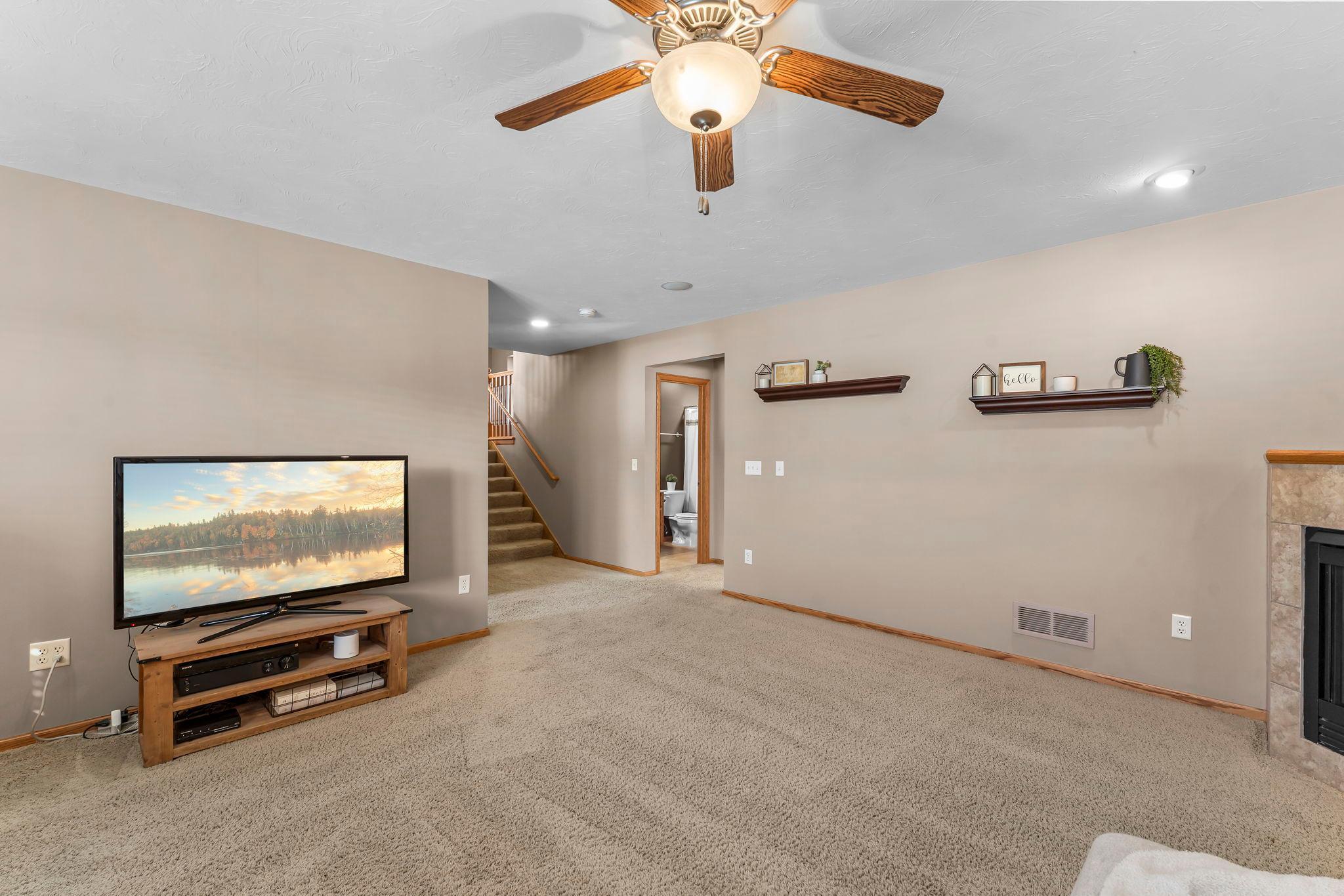 43-web-or-mls-1306 4th St NW-143.jpg