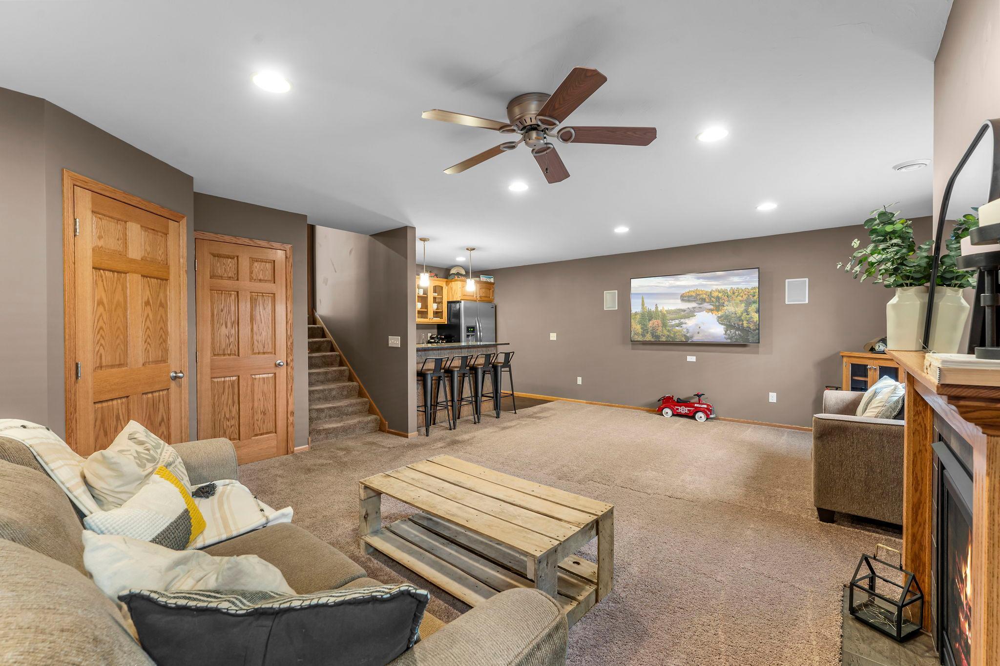 52-web-or-mls-1306 4th St NW-188.jpg