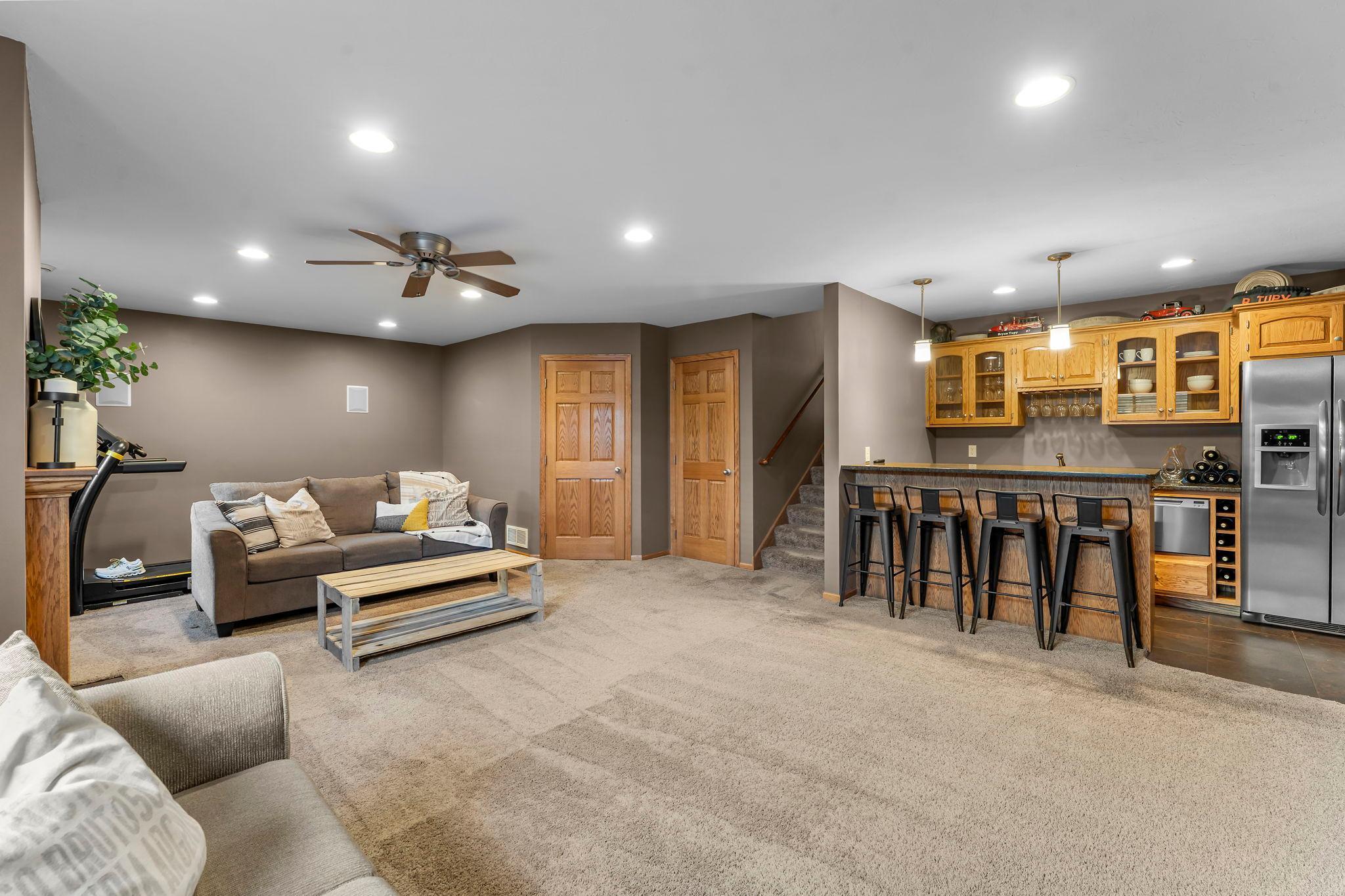 53-web-or-mls-1306 4th St NW-193.jpg