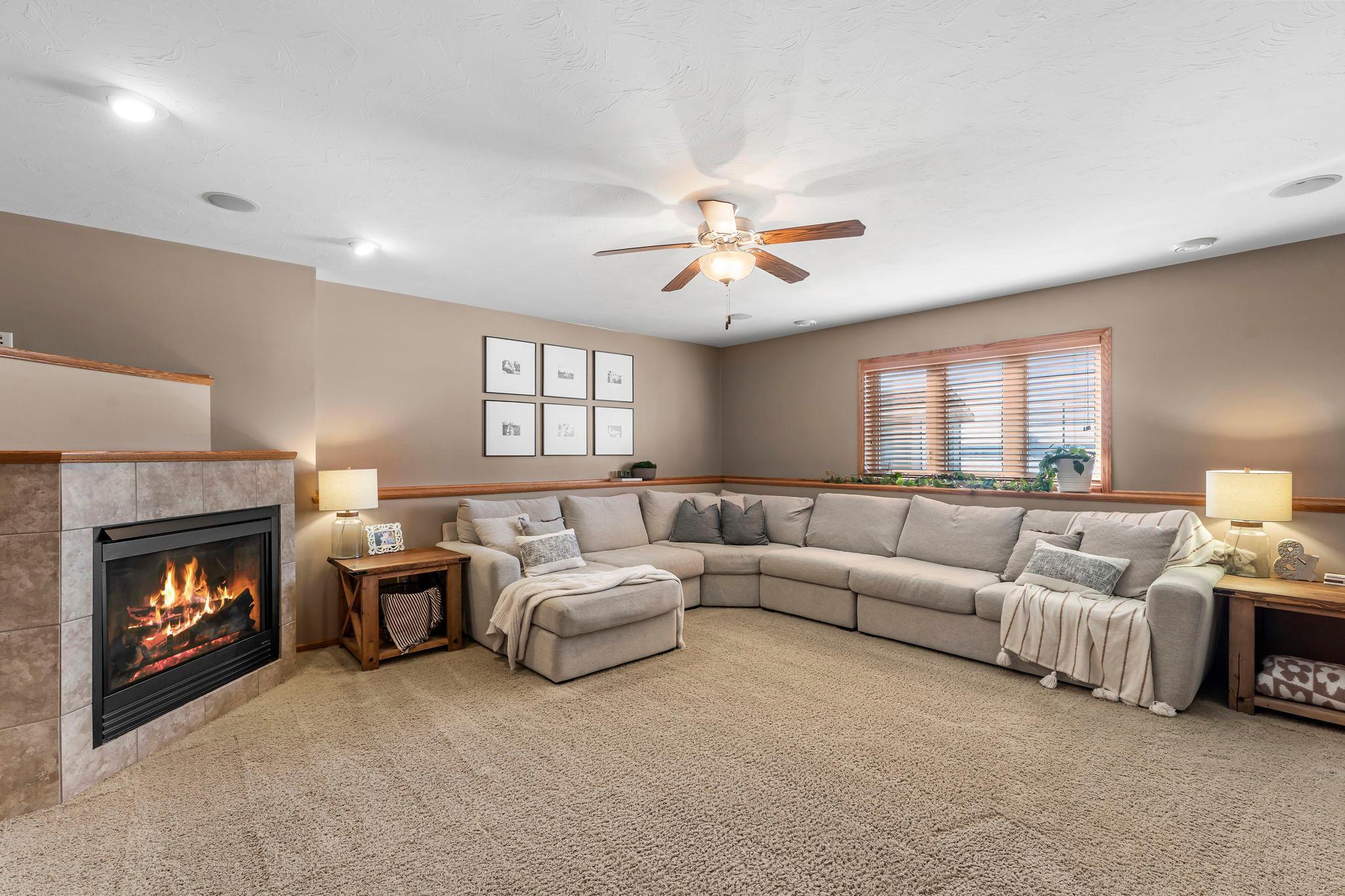 41-web-or-mls-1306 4th St NW-133.jpg