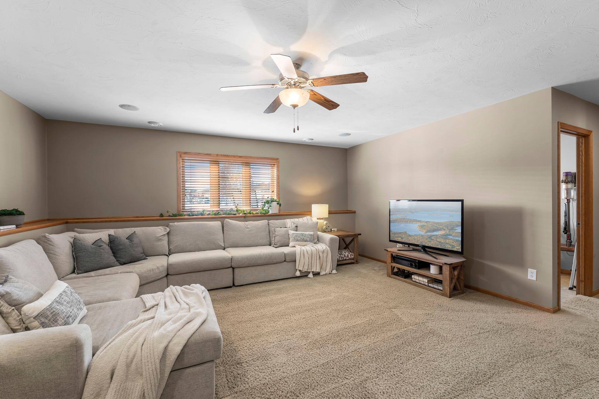 44-web-or-mls-1306 4th St NW-148.jpg