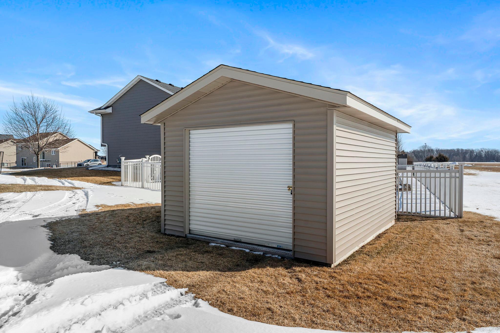 61-web-or-mls-1306 4th St NW-248.jpg