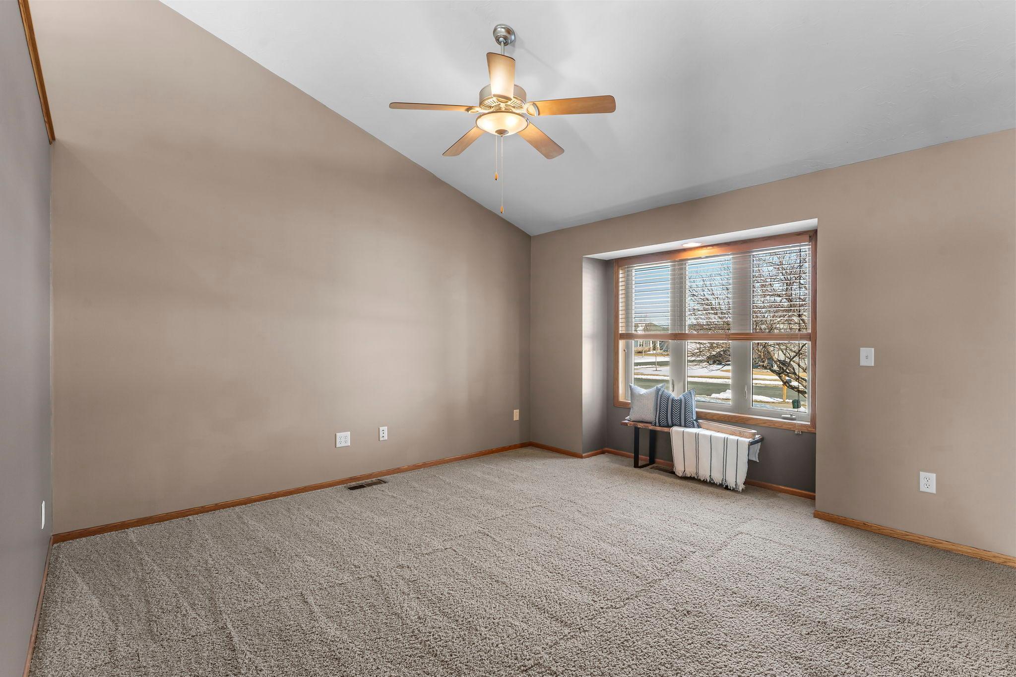 16-web-or-mls-1306 4th St NW-8.jpg