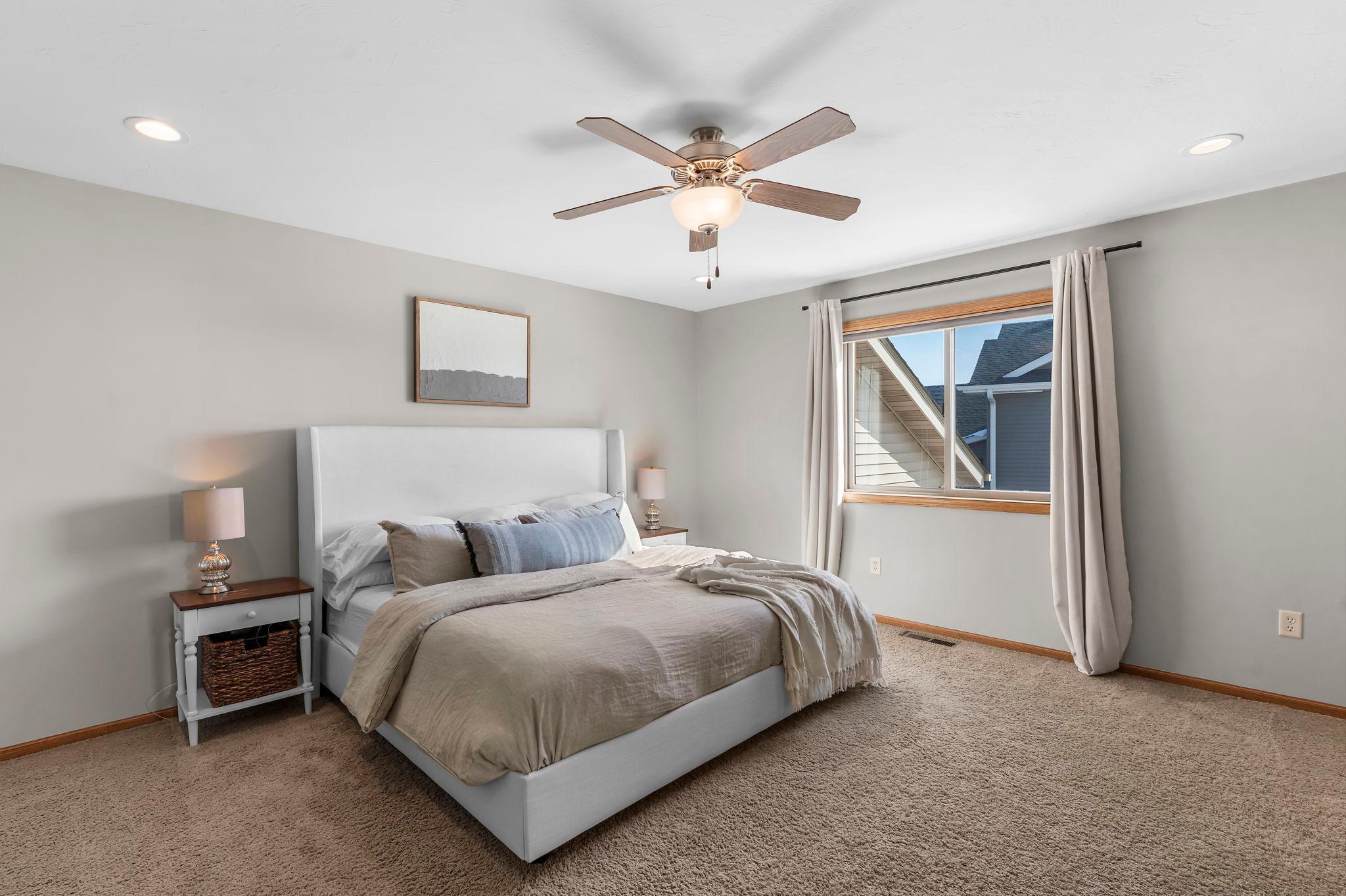 28-web-or-mls-1306 4th St NW-88.jpg