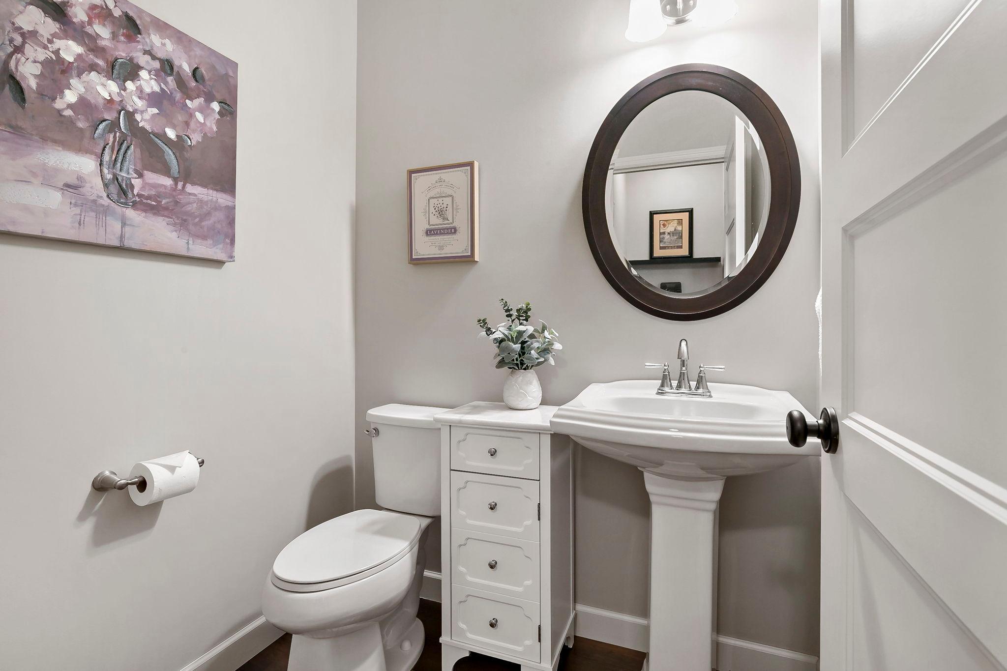 17163-hollyhock-ct-lakeville-mn-main-level-poweder-room