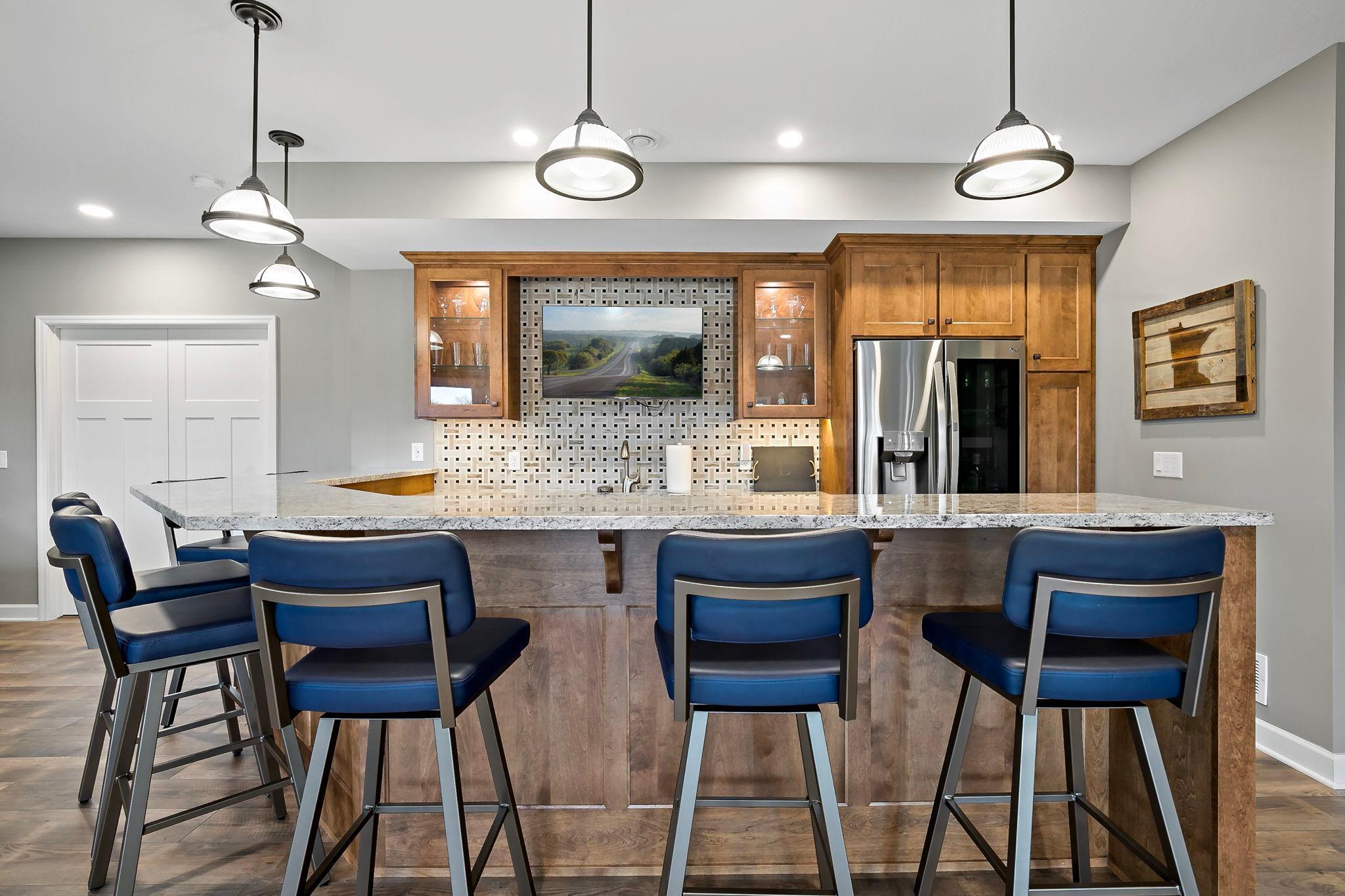 17163-hollyhock-ct-lakeville-mn-lower-level-custom-bar-area2.jpg