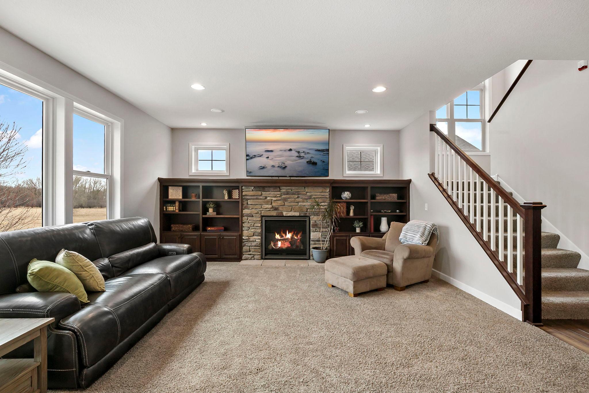 17163-hollyhock-ct-lakeville-mn-living-room3.jpg